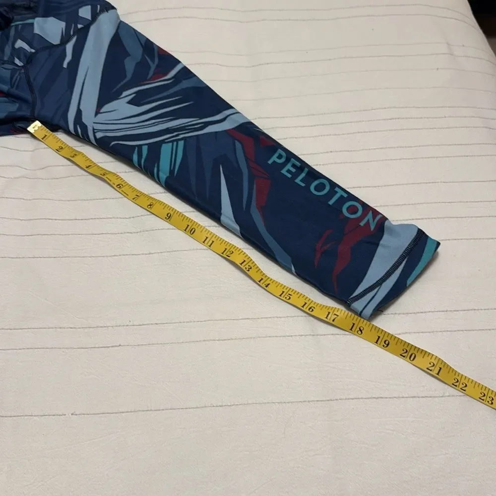 Peloton Women WITH Expedition High Waist Revesible Capri Legging Size X-Small - Picture 8 of 9